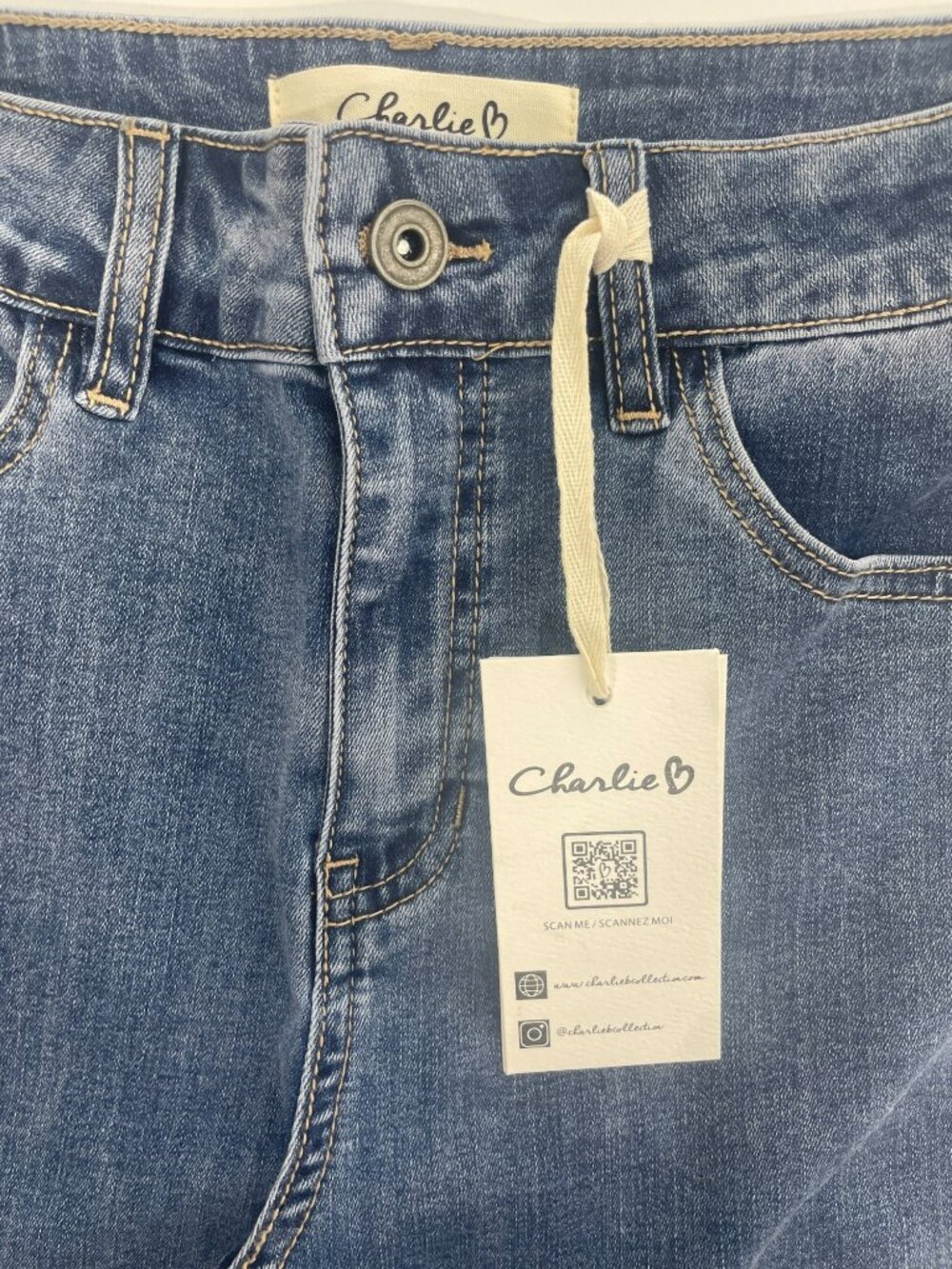 Charlie Embroidered Cropped Denim Jeans Medium Blue Floral Design Women's Size 2 - Picture 4 of 12